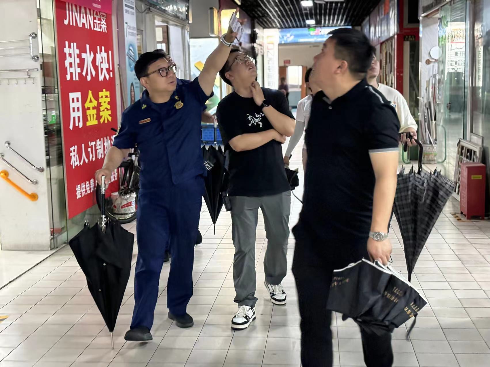 拱墅区消防大队走访检查了尊龙凯时市场