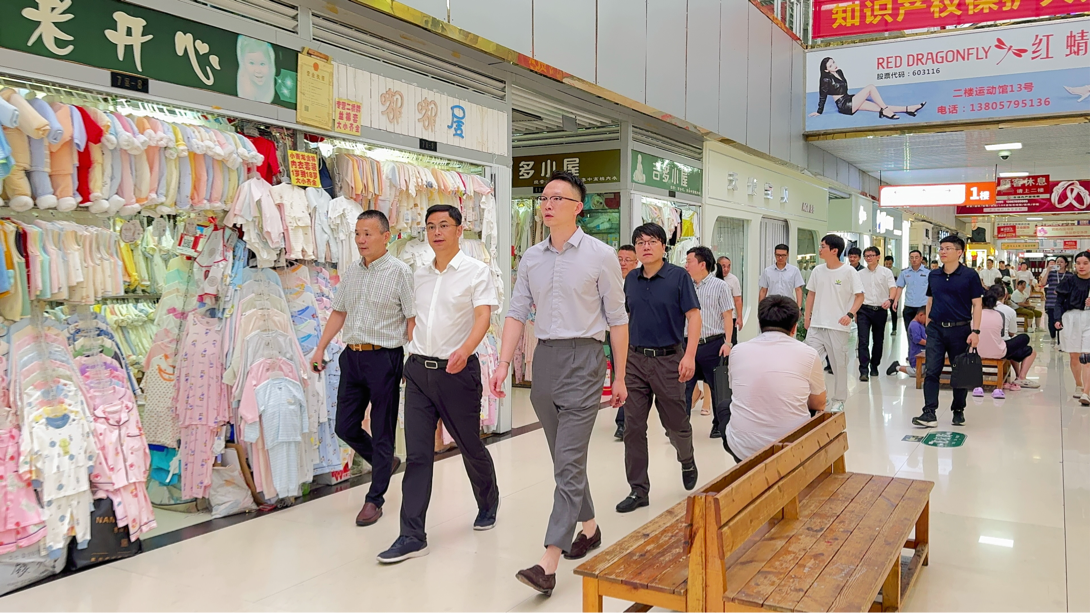 绷紧“安全弦”，，，，，把好“节前关”！拱墅区区领导莅临钱江商城开展节前安全生产检查