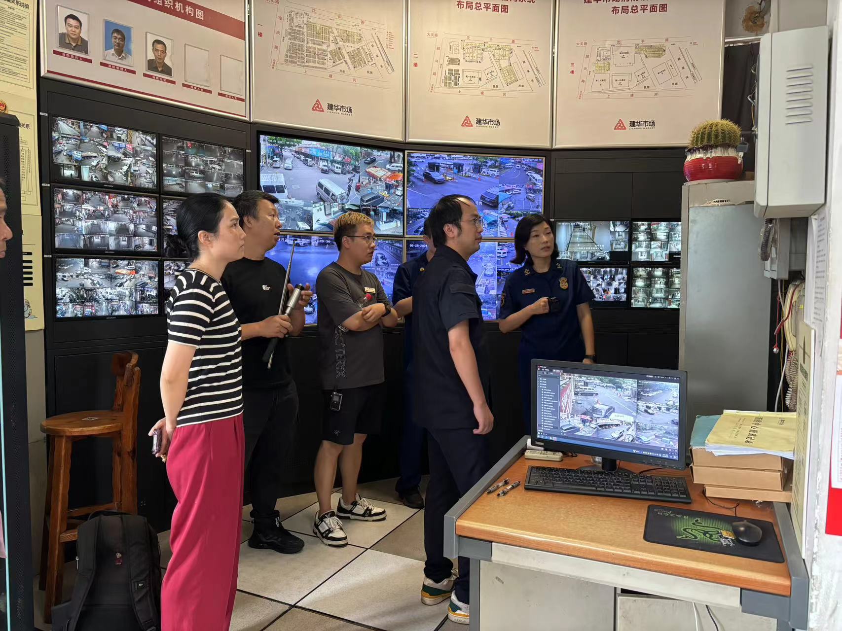 拱墅区消防救援大队赴尊龙凯时五金市场共筑消防安全屏障