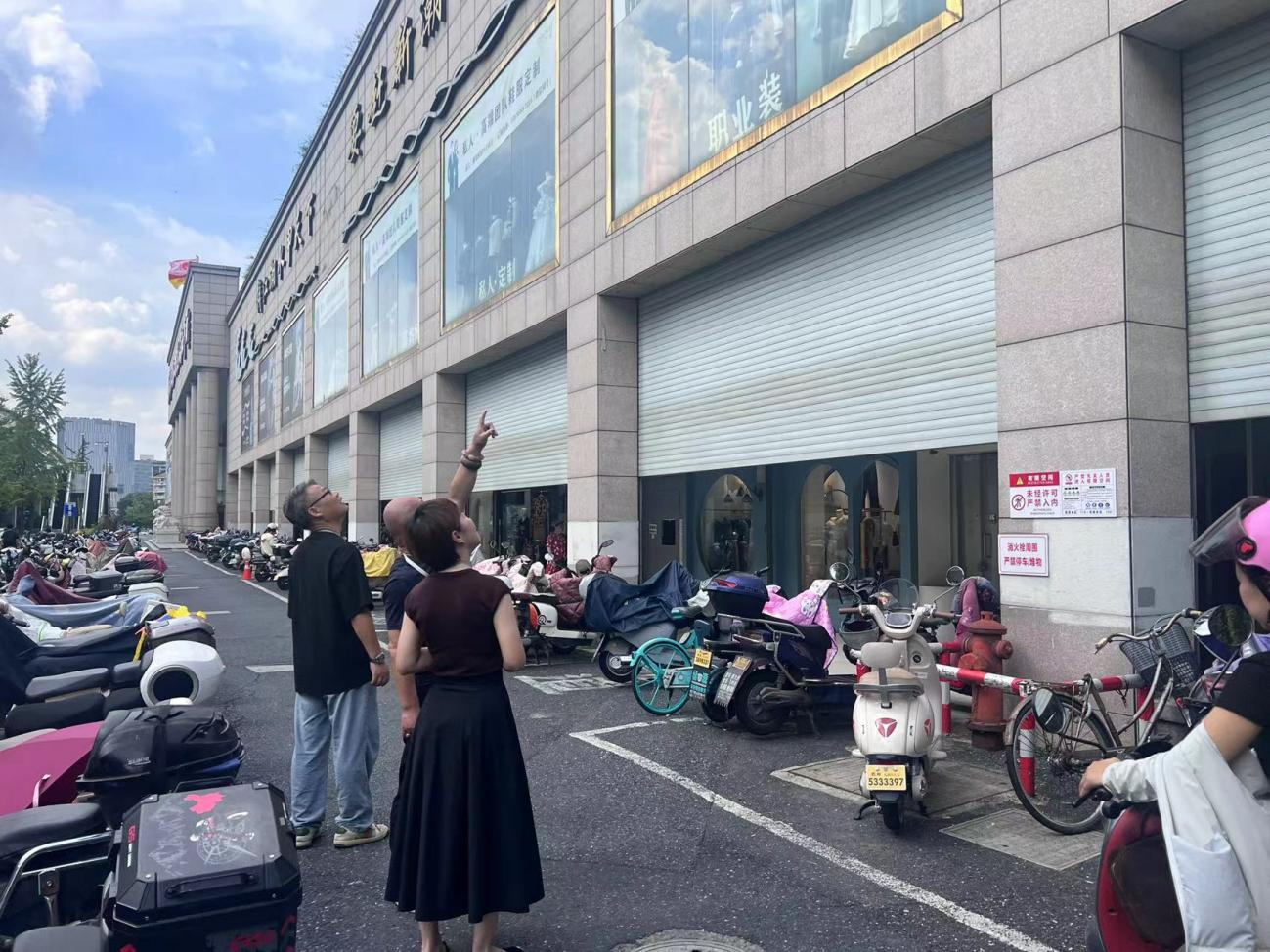 闻“风”而动，，，，，严阵以待钱江商城做好台风防御工作