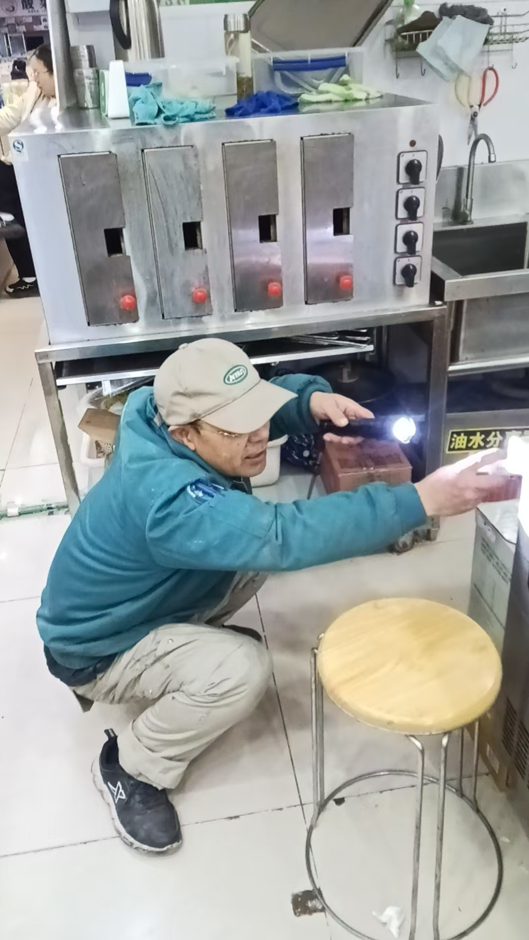 专业除四害，，，，，，，，守护美食天地