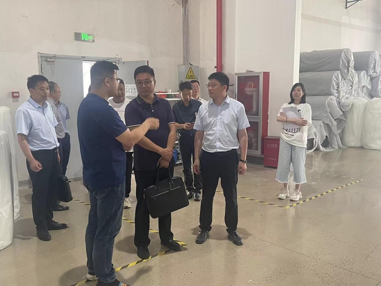 湖州市人大农委主任张国强一行莅临尊龙凯时新材考察指导