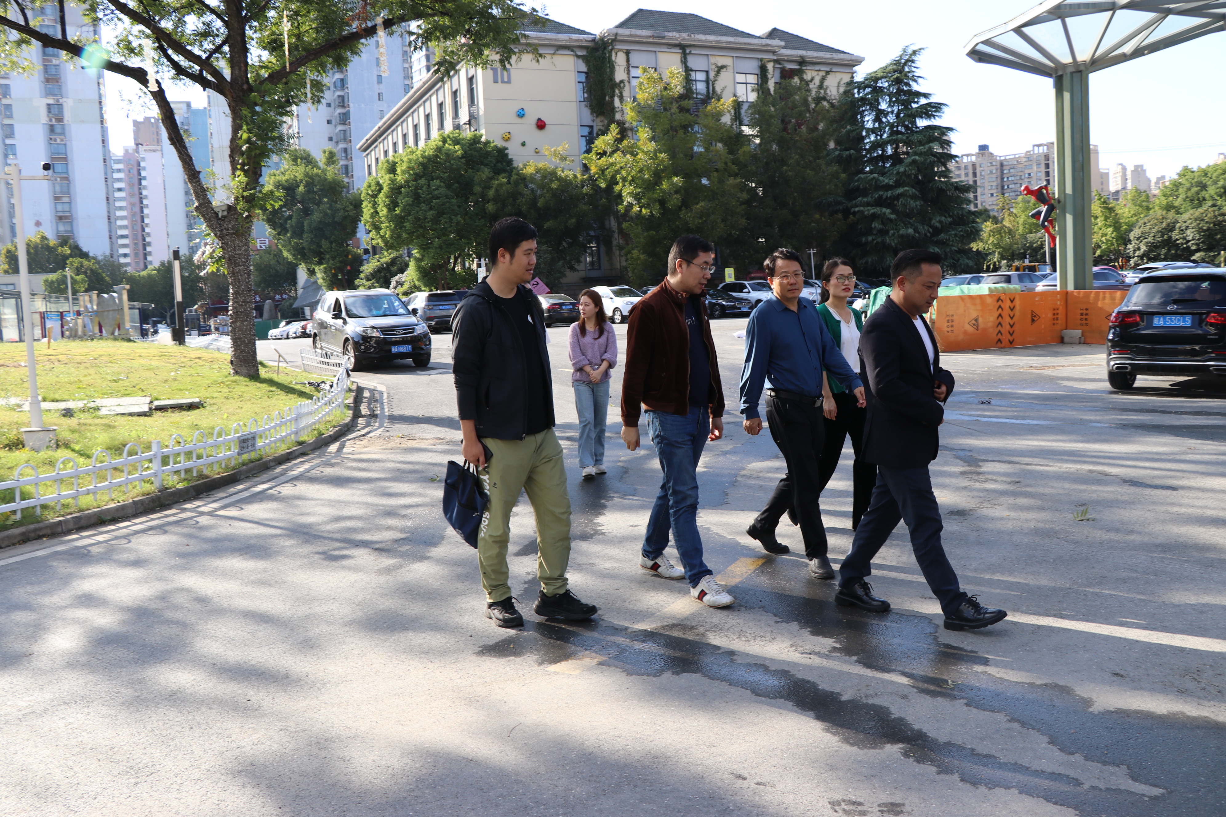 庐阳区副区长方志山一行莅临庐阳尊龙凯时文创园调研