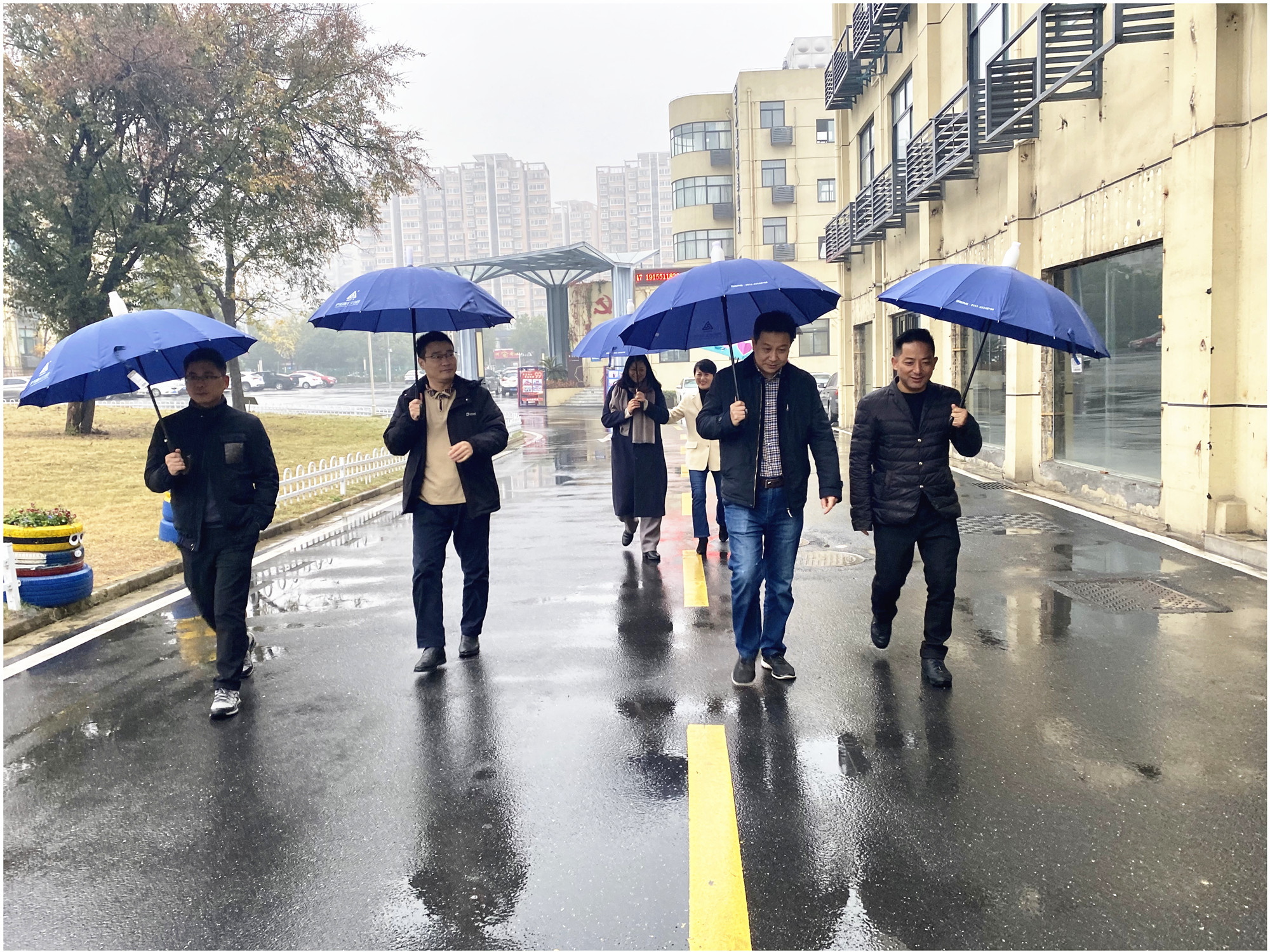庐阳区总工会党组书记夏辉 莅临庐阳尊龙凯时文创园调研